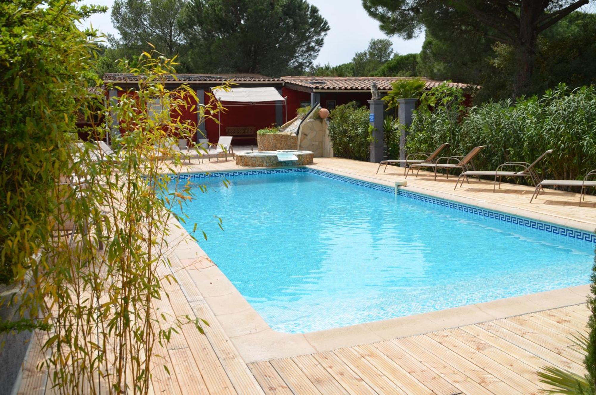 Les Mayombes Bed & Breakfast Roquebrune-sur-Argens Exterior photo