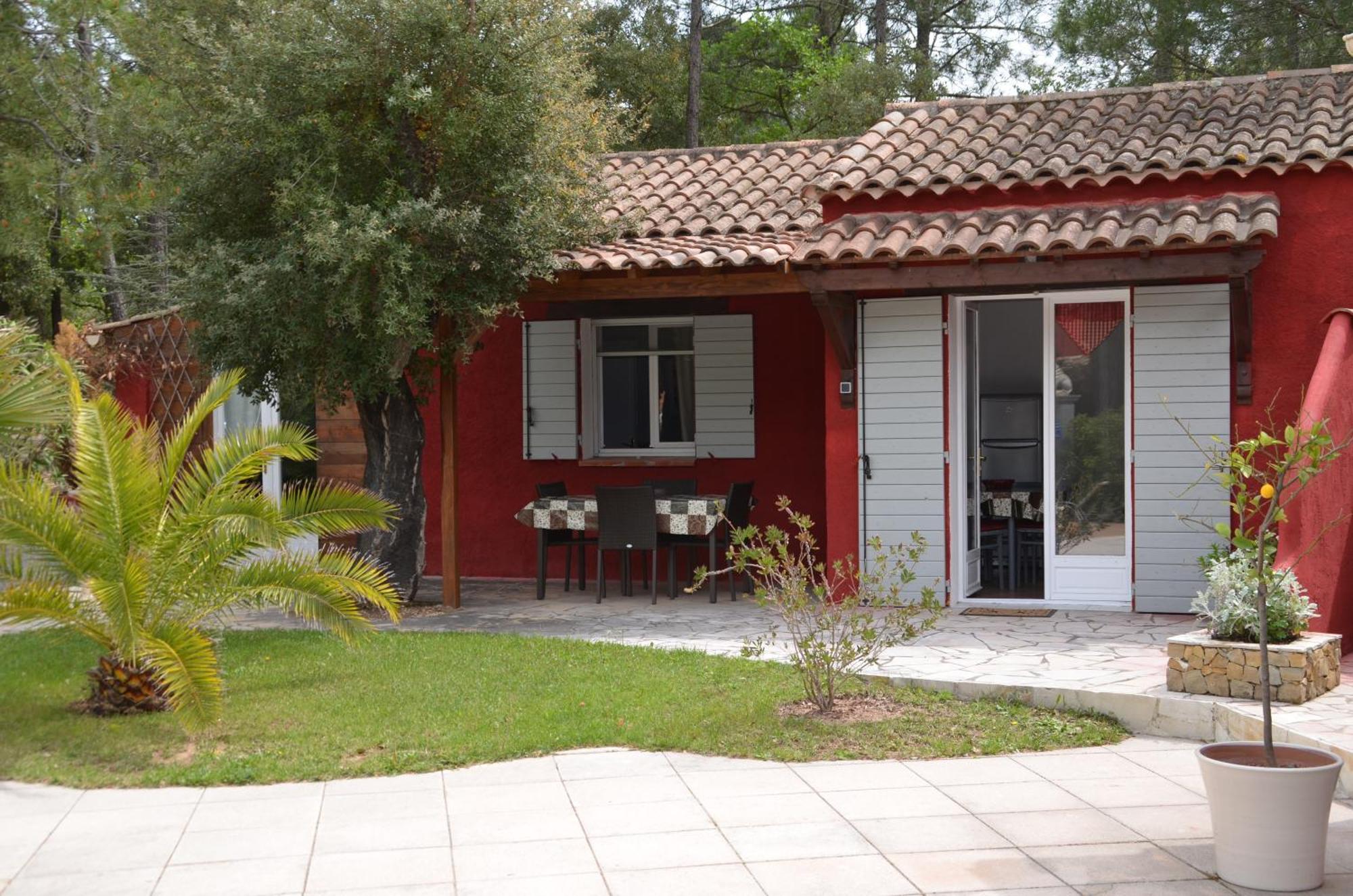 Les Mayombes Bed & Breakfast Roquebrune-sur-Argens Exterior photo