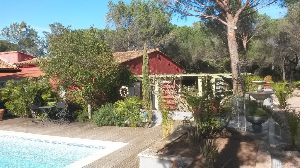 Les Mayombes Bed & Breakfast Roquebrune-sur-Argens Exterior photo